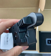 OAK-D 是一个空间 AI 强者，能够同时运行高级神经网络